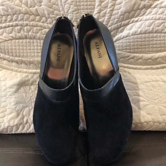 SOLD!!!! Alfani booties size 9 - Picture 5 of 7